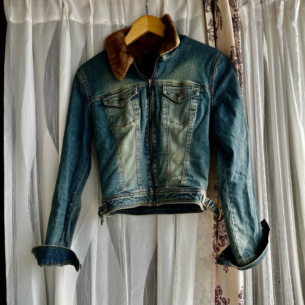 Jennifer Lopez Blue Denim Jacket with Brown Faux Fur Collar & Lining.